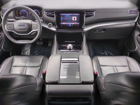 Used 2023 Jeep Wagoneer 2WD image 15