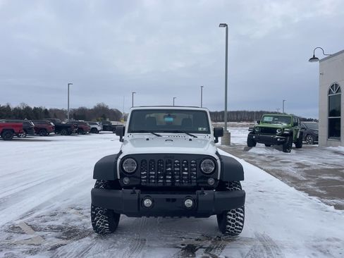 Used 2016 Jeep Wrangler Sport image 3