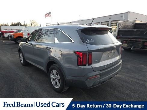 Used 2021 Kia Sorento LX image 5