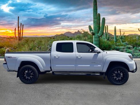 Used 2014 Toyota Tacoma PreRunner w/ TRD Sport Package RWD image 2