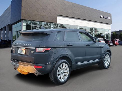 Used 2017 Land Rover Range Rover Evoque SE image 2