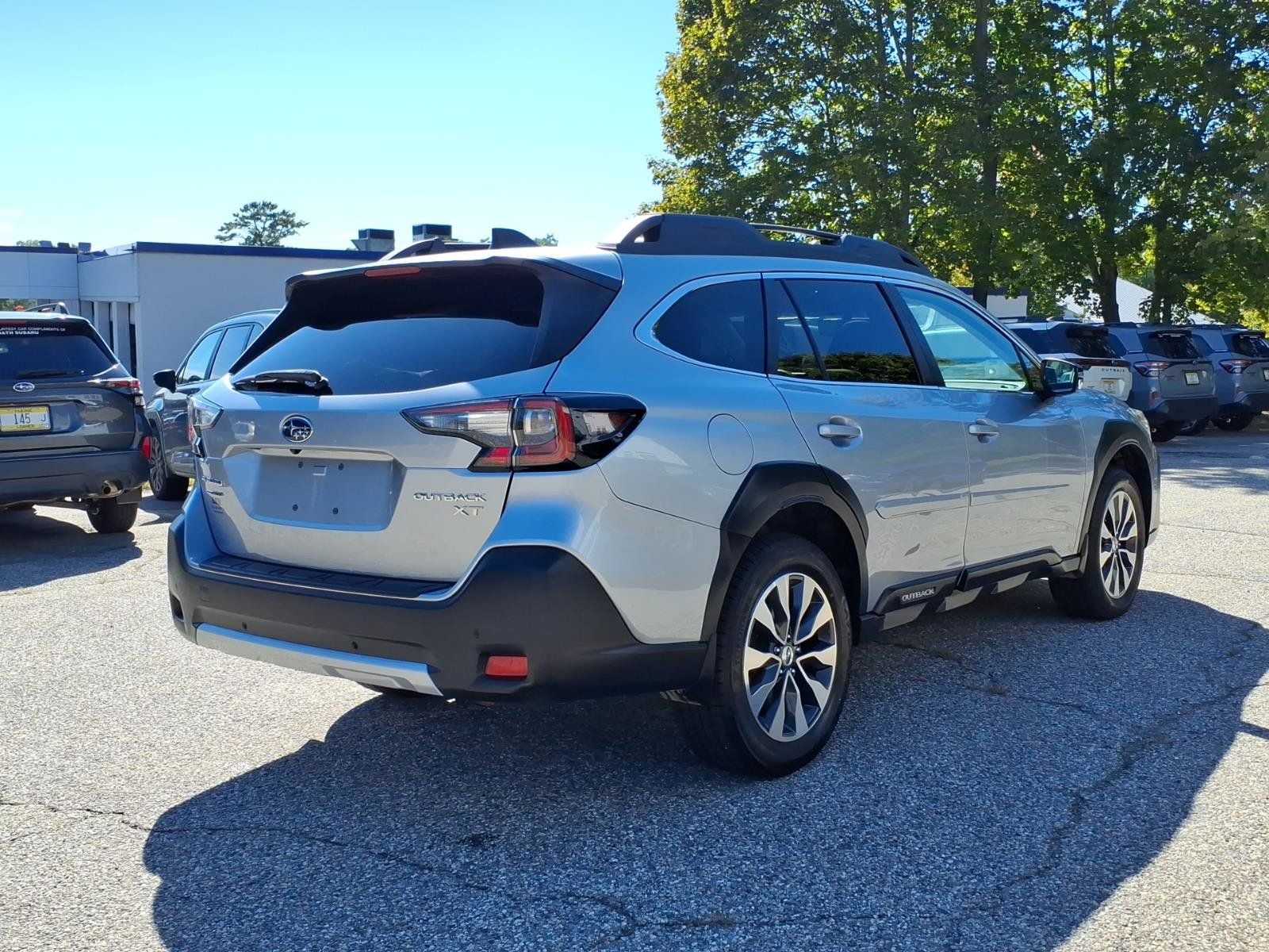 Used 2023 Subaru Outback Limited XT AWD/4WD image 5