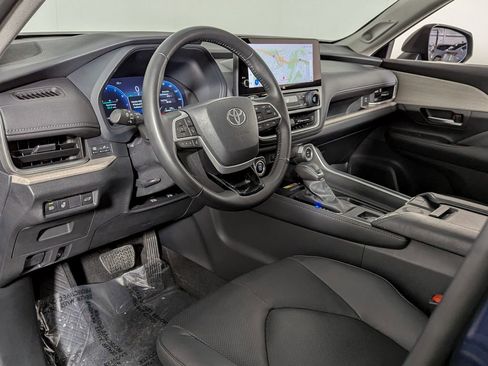 Used 2024 Toyota Grand Highlander Limited image 16