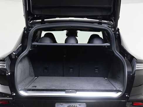 New 2026 Aston Martin DBX S image 26