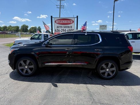 Used 2019 GMC Acadia Denali w/ Technology Package FWD image 2