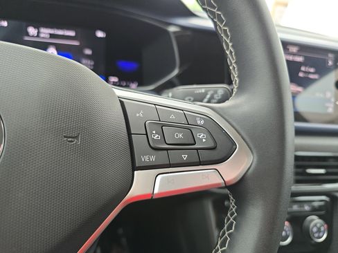 Certified 2023 Volkswagen Taos SE FWD image 17