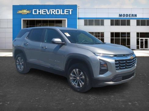Used 2026 Chevrolet Equinox LT FWD image 7