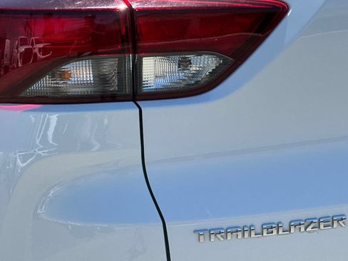 Certified 2025 Chevrolet TrailBlazer LS FWD image 27
