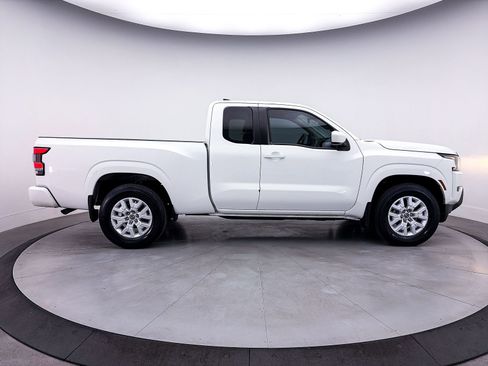 Used 2022 Nissan Frontier SV RWD image 9