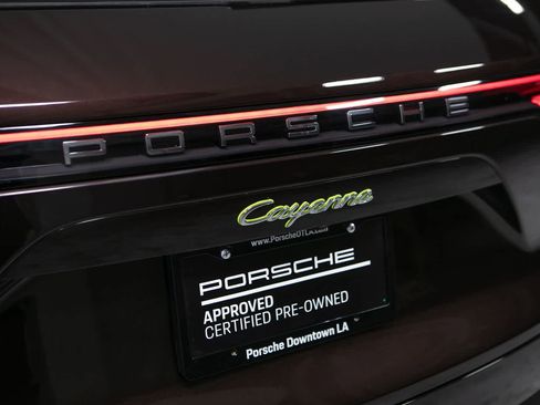 Certified 2023 Porsche Cayenne AWD/4WD image 19