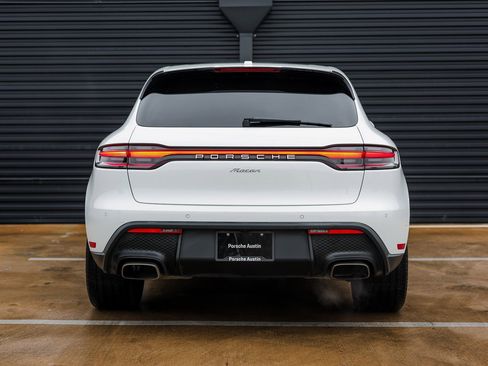 Certified 2023 Porsche Macan image 6