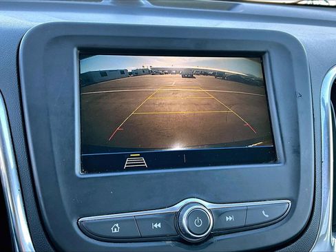Used 2019 Chevrolet Equinox LT FWD image 21