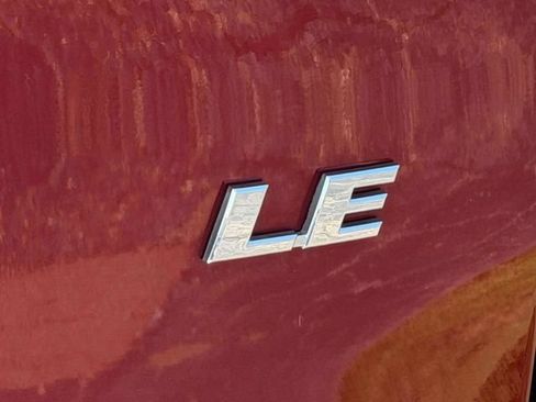 Used 2022 Toyota RAV4 LE FWD image 31