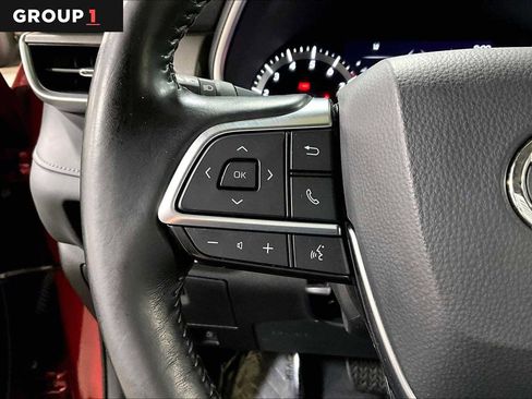 Used 2021 Toyota Highlander XLE image 23