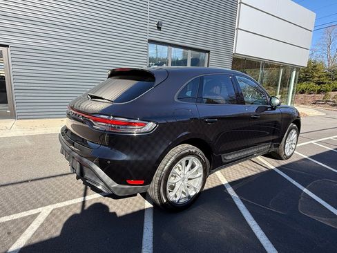 Certified 2025 Porsche Macan image 9
