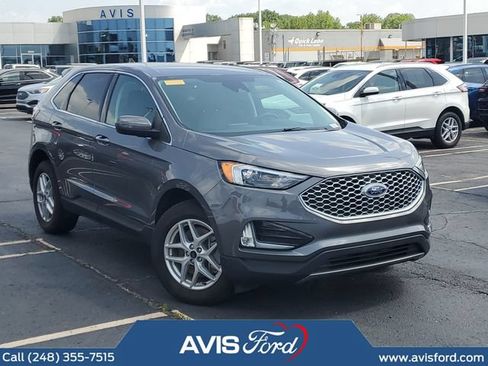 Certified 2024 Ford Edge SEL w/ Convenience Package AWD/4WD image 2