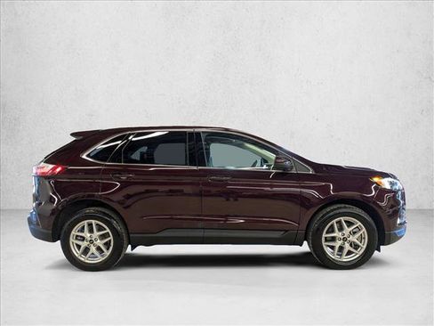 Used 2024 Ford Edge SEL w/ Convenience Package image 4