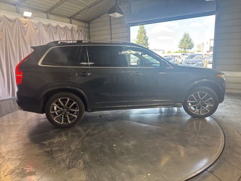Used 2016 Volvo XC90 T6 Momentum image 4