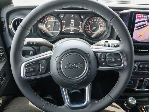 New 2026 Jeep Wrangler Unlimited Sahara AWD/4WD image 28