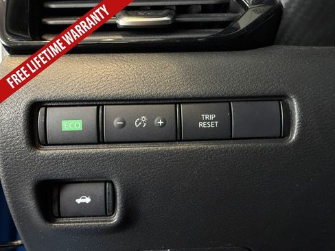 Used 2024 Nissan Sentra SV FWD image 31