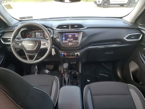 Used 2024 Chevrolet Trax RS w/ Driver Confidence Package FWD image 33