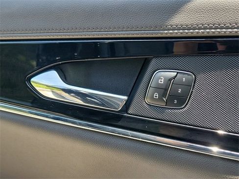 Certified 2023 Lincoln Nautilus Reserve image 30