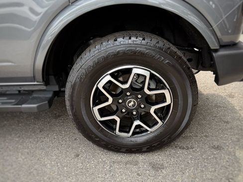Used 2024 Ford Bronco Outer Banks AWD/4WD image 16