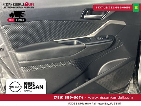 Used 2021 Toyota C-HR LE image 32