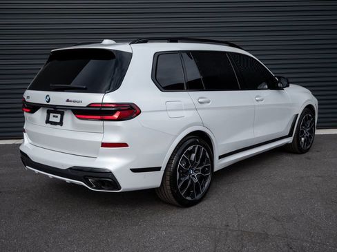 Used 2025 BMW X7 M60i image 28