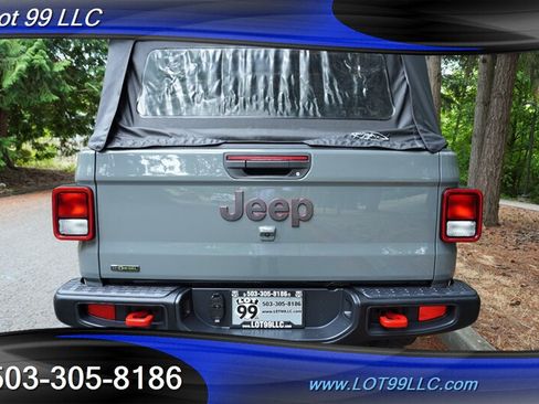 Used 2022 Jeep Gladiator Rubicon w/ Cold Weather Group AWD/4WD image 10