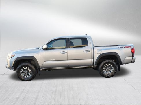 Certified 2018 Toyota Tacoma TRD Off-Road image 5