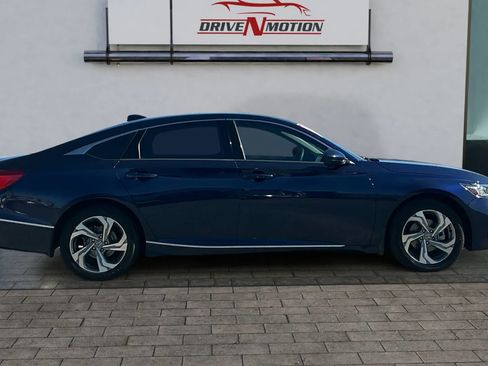 Used 2018 Honda Accord EX image 3