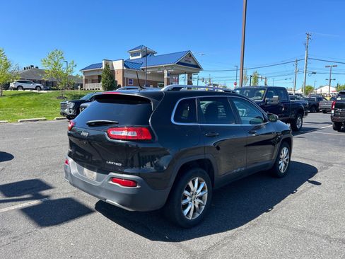 Used 2016 Jeep Cherokee Limited AWD/4WD image 5