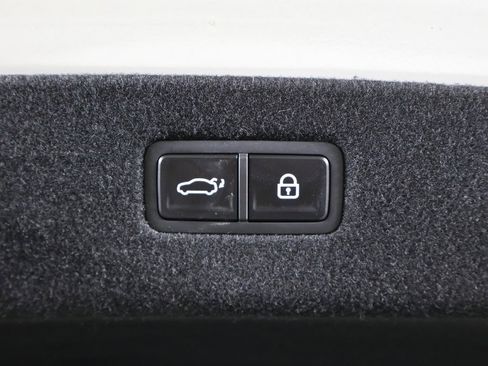 Used 2025 Genesis G90 3.5T image 27