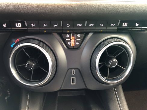 Certified 2025 Chevrolet Blazer LT w/ Convenience Package image 26