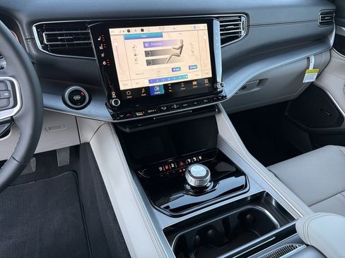 New 2026 Jeep Grand Wagoneer w/ Premium Group I image 33