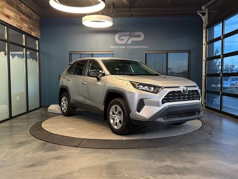 Used 2022 Toyota RAV4 LE AWD/4WD image 1