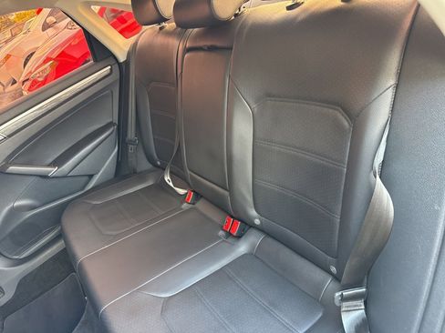 Used 2018 Volkswagen Passat 2.0T SE w/ SE Lighting Package image 8