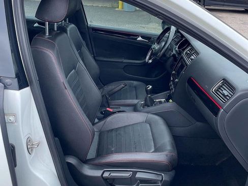Used 2016 Volkswagen Jetta GLI SE image 16