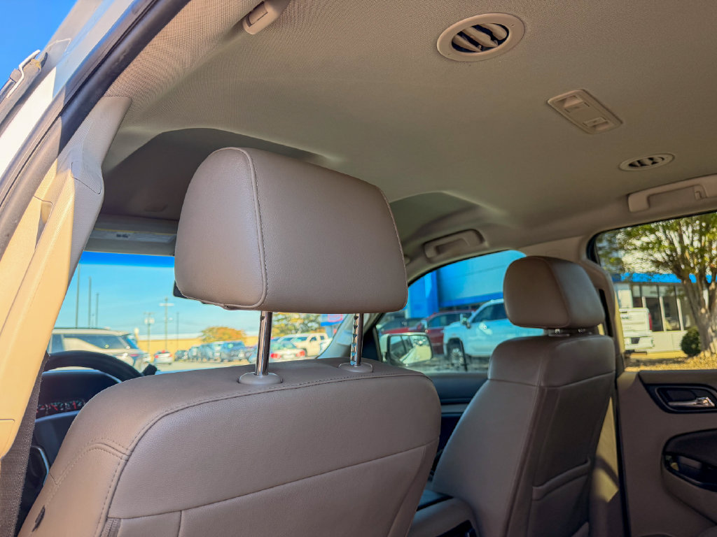 Used 2016 Chevrolet Suburban LT RWD image 12