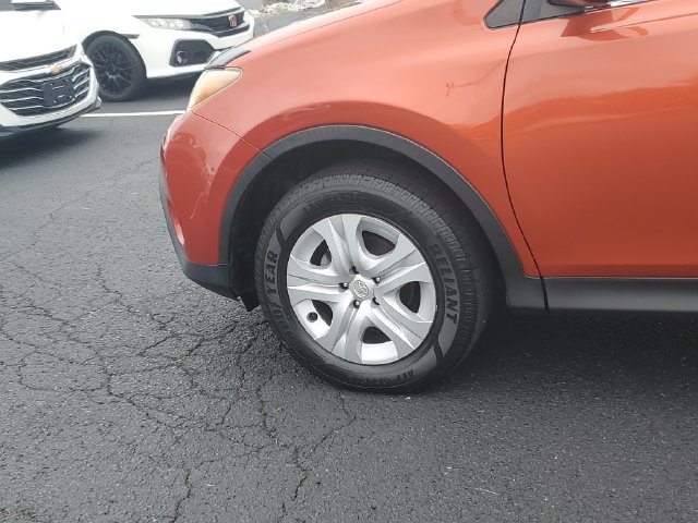 Used 2015 Toyota RAV4 LE FWD image 8