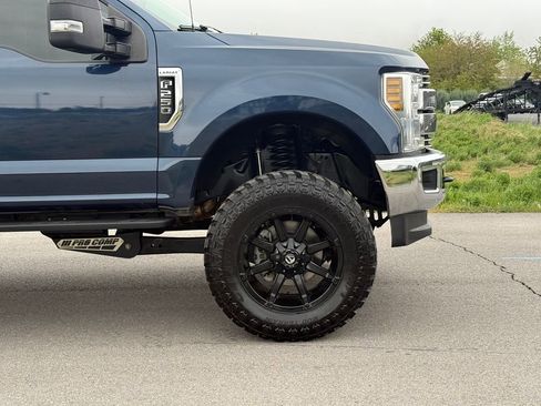 Used 2019 Ford F250 Lariat w/ Lariat Value Package AWD/4WD image 3