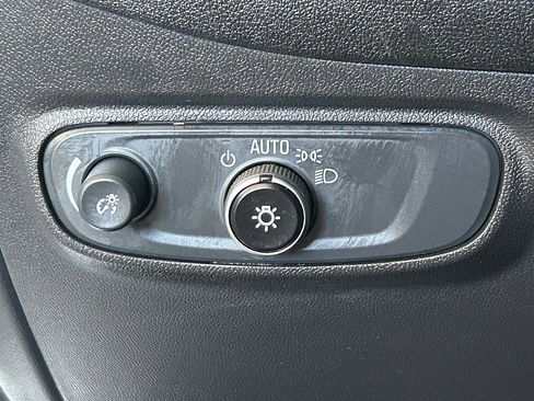 Used 2024 Chevrolet Equinox LT image 28