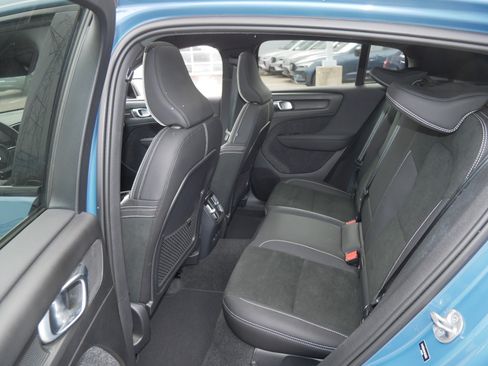 Certified 2023 Volvo C40 P8 Recharge Ultimate image 10