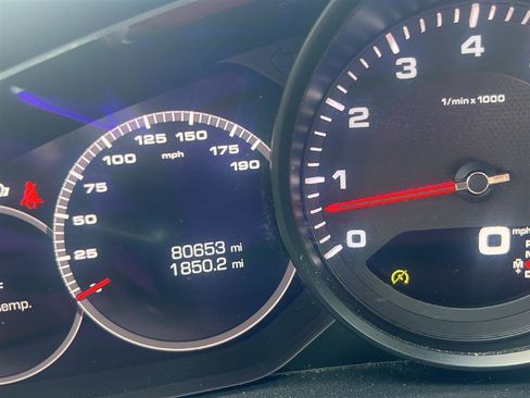 Used 2018 Porsche Panamera 4 AWD/4WD image 5