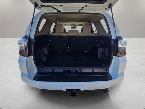 Certified 2022 Toyota 4Runner SR5 Premium image 12