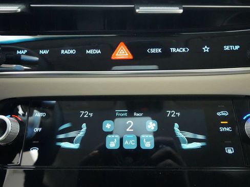 New 2026 Genesis GV70 2.5T AWD/4WD image 32