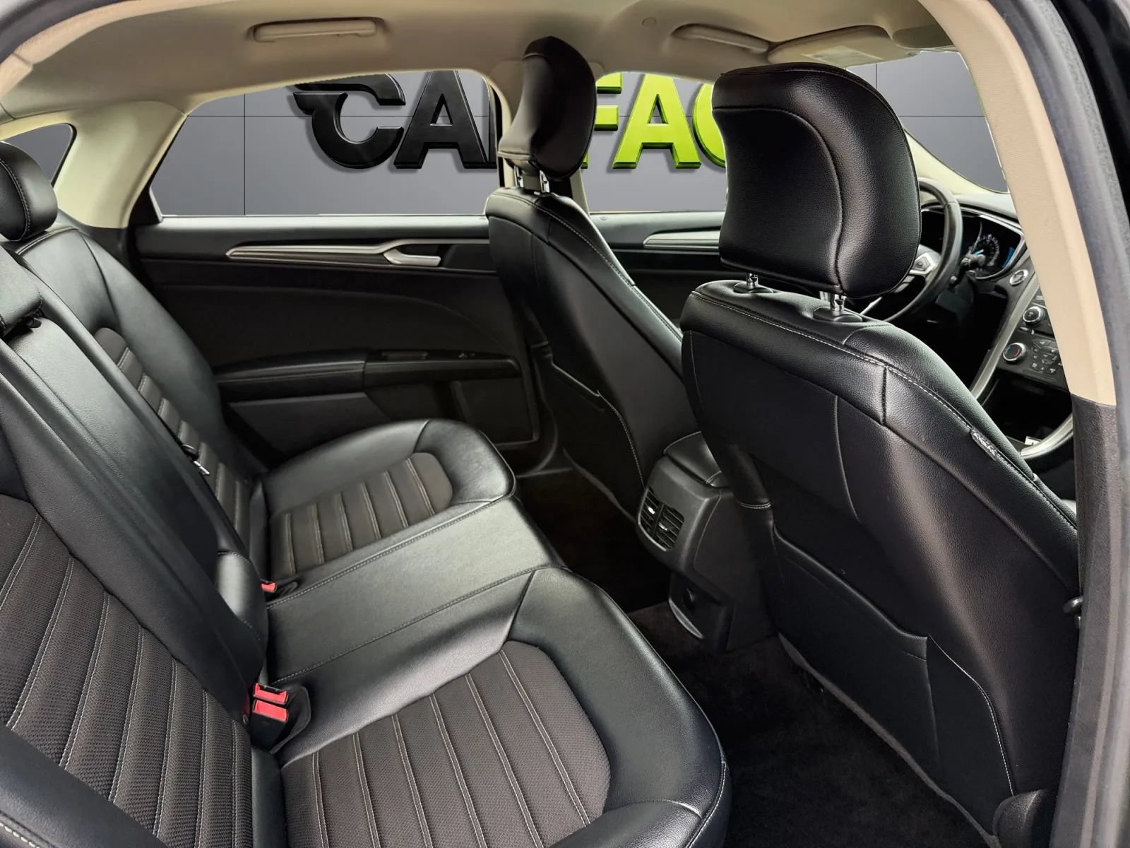 Used 2017 Ford Fusion SE w/ Equipment Group 601A FWD image 21