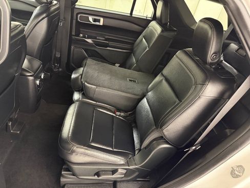 Used 2020 Ford Explorer XLT w/ Equipment Group 202A RWD image 32