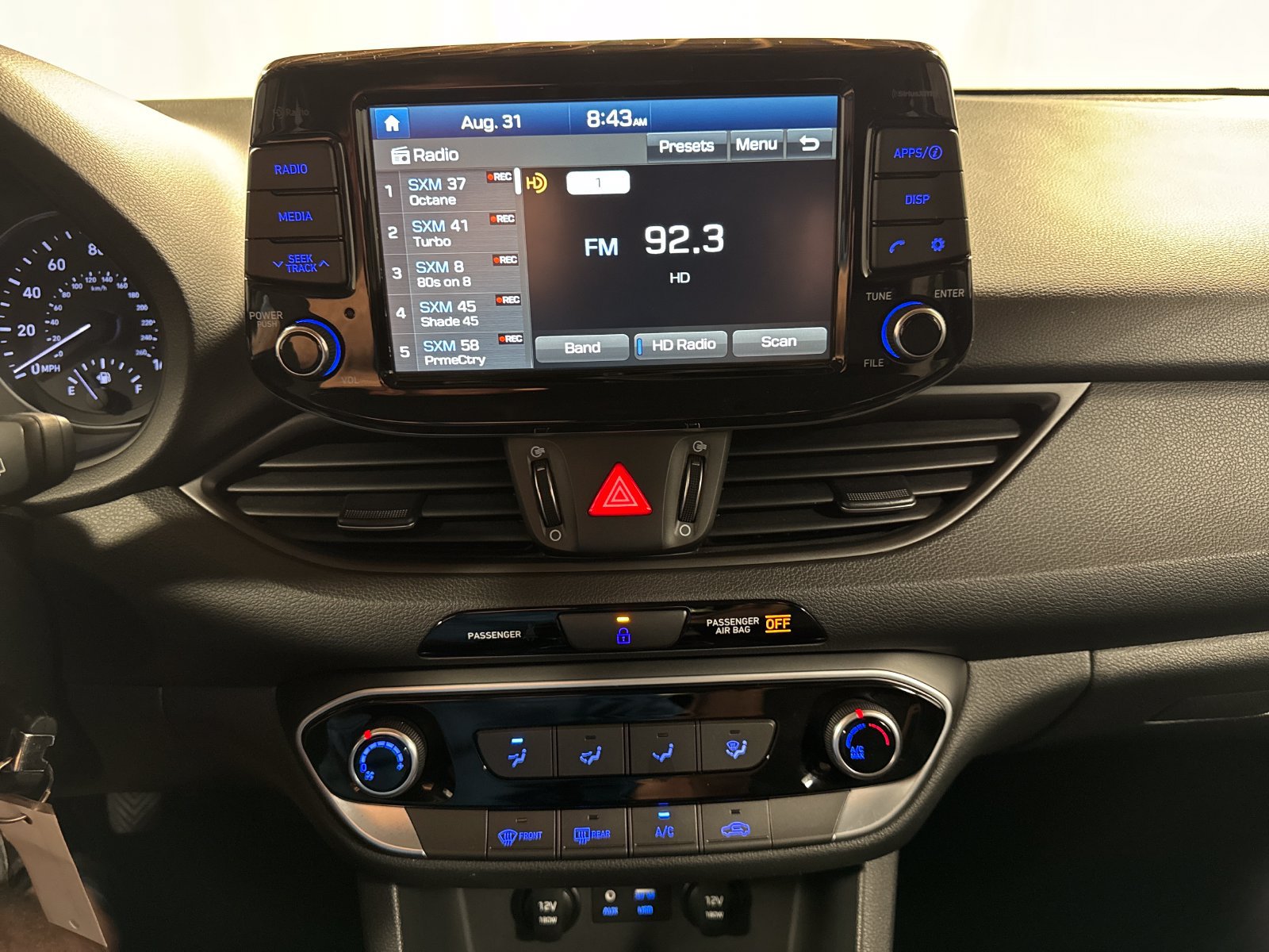Used 2018 Hyundai Elantra GT FWD image 21